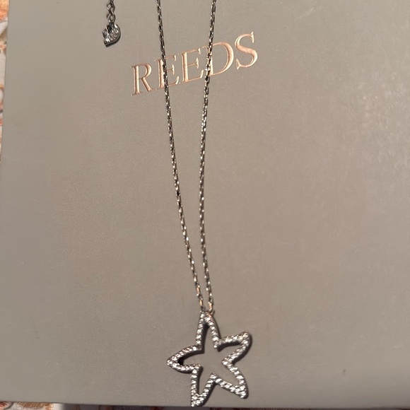 EUC SWAVORSKI CRYSTAL STARFISH NECKLACE SILVER - Picture 2 of 14